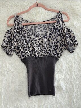 Guess Womens Leopard Print Cold Shoulder Top Size S Grey Y2K Style Going Out Top